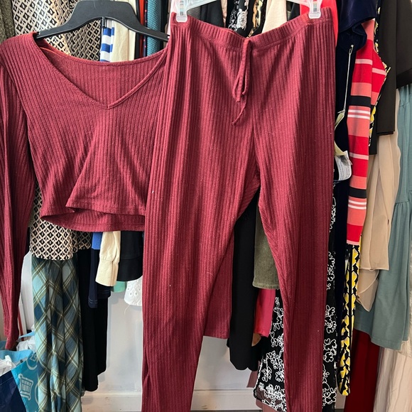 Women's Burgundy Ribbed Lounge Set - Picture 3 of 4